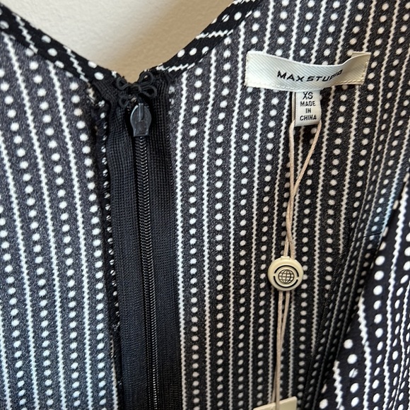 Max Studio Black/Cream V-Neck Jumpsuit. - Picture 5 of 10